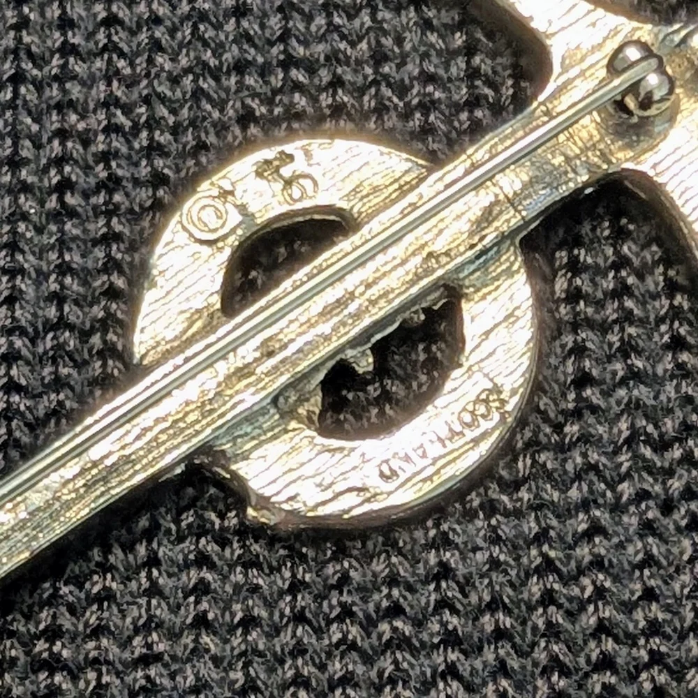 VTG Kilt Pin Sapienter Sincere Scottish Sword Brooch Pewter Clan Farquharson Pin